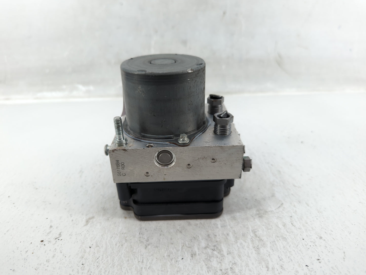 2018-2019 Jaguar F-Pace ABS Pump Control Module Replacement P/N:HK83-14F447-CC HK83-14F447-CF Fits Fits 2018 2019 OEM Used A
