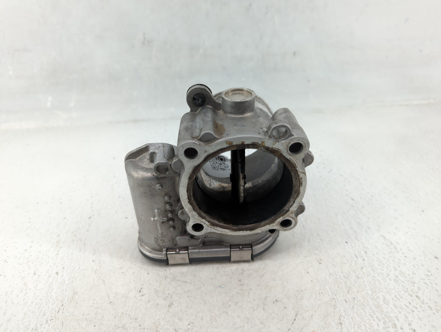 2017-2019 Jaguar F-Pace Throttle Body P/N:G4D3-9F991-AA Fits Fits 2017 2018 2019 OEM Used Auto Parts - Oemusedautoparts1.com