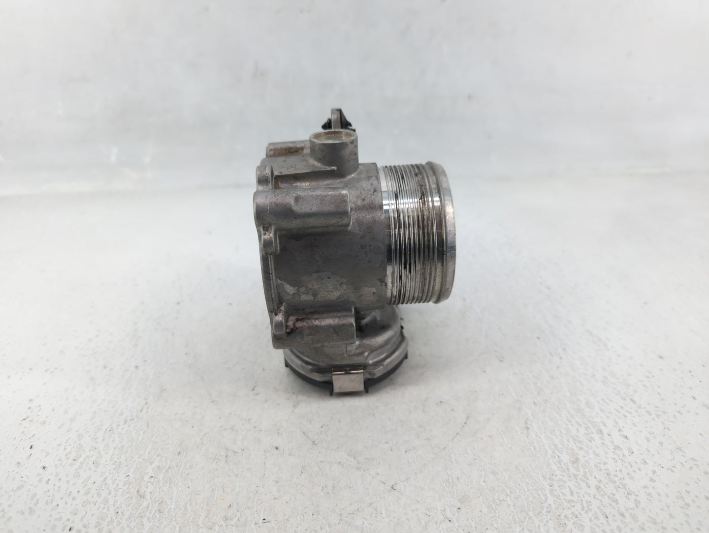 2017-2019 Jaguar F-Pace Throttle Body P/N:G4D3-9F991-AA Fits Fits 2017 2018 2019 OEM Used Auto Parts - Oemusedautoparts1.com