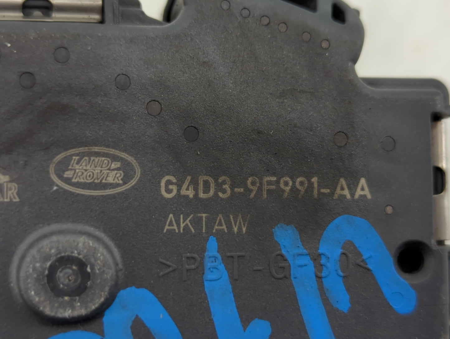 2017-2019 Jaguar F-Pace Throttle Body P/N:G4D3-9F991-AA Fits Fits 2017 2018 2019 OEM Used Auto Parts - Oemusedautoparts1.com