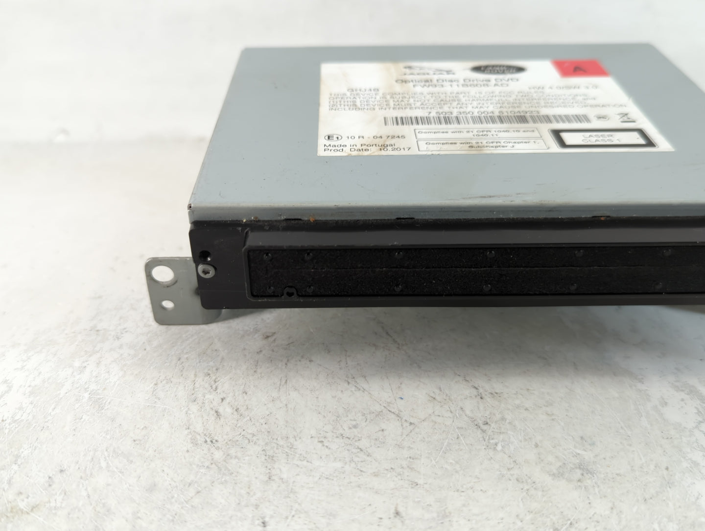 2017-2018 Jaguar F-Pace Radio AM FM Cd Player Receiver Replacement P/N:FW93-11B608-AD Fits Fits 2017 2018 OEM Used Auto Part