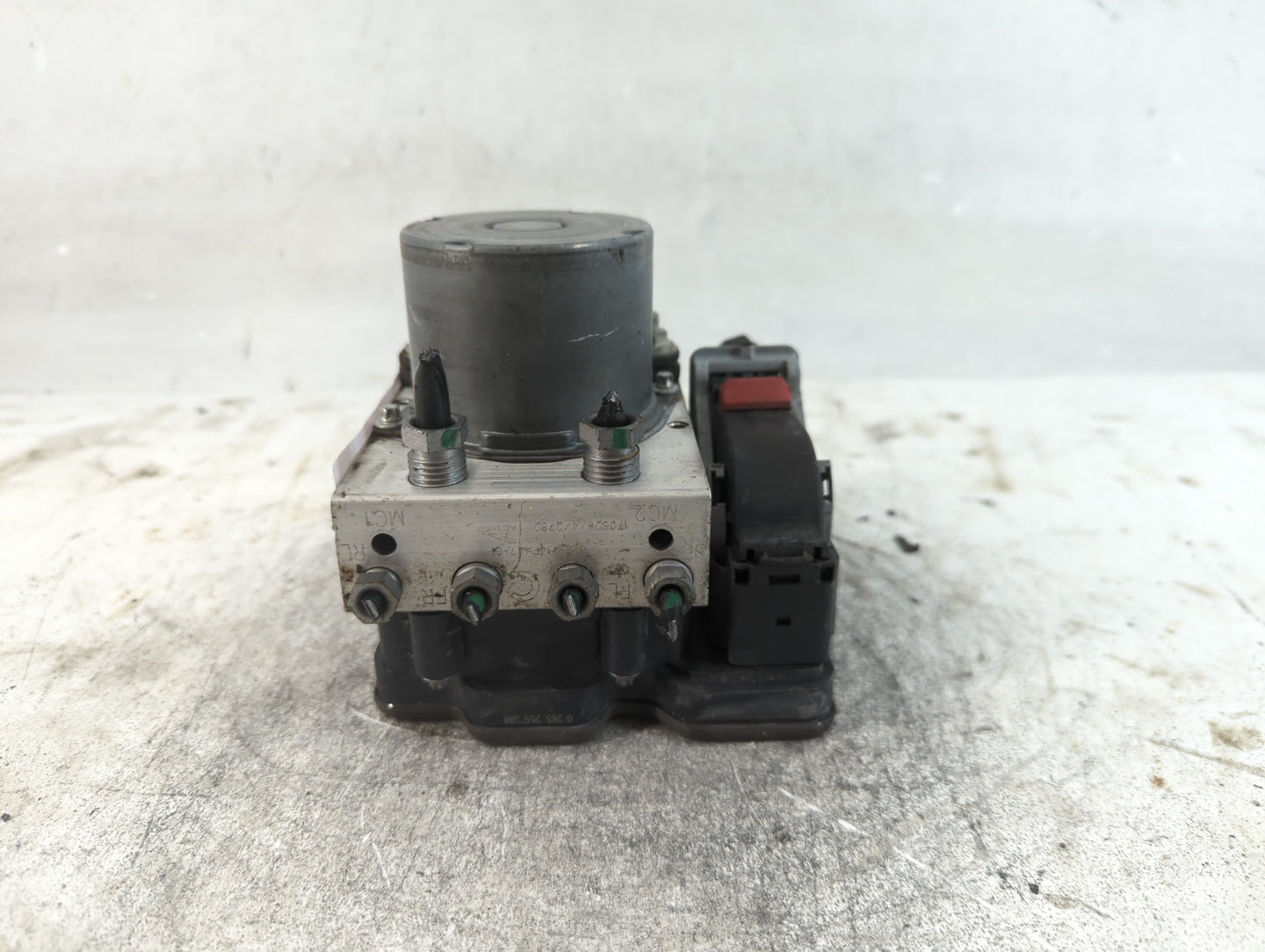 2018-2019 Jaguar F-Pace ABS Pump Control Module Replacement P/N:HK83-14F417-CF Fits Fits 2018 2019 OEM Used Auto Parts - Oem