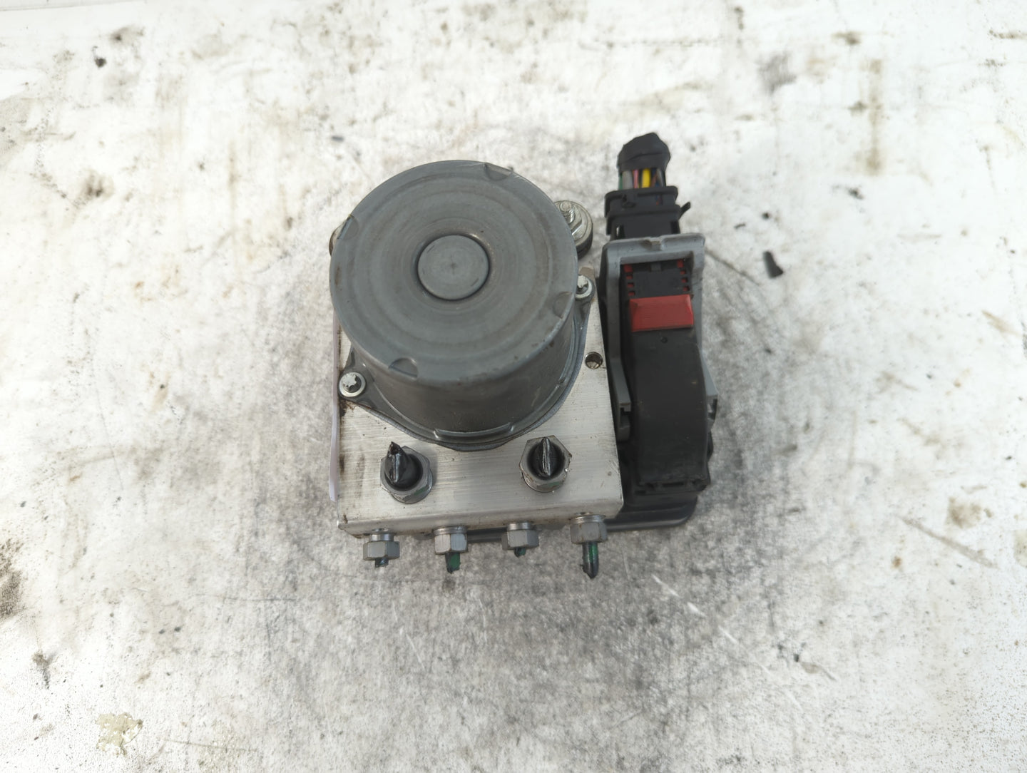 2018-2019 Jaguar F-Pace ABS Pump Control Module Replacement P/N:HK83-14F417-CF Fits Fits 2018 2019 OEM Used Auto Parts - Oem