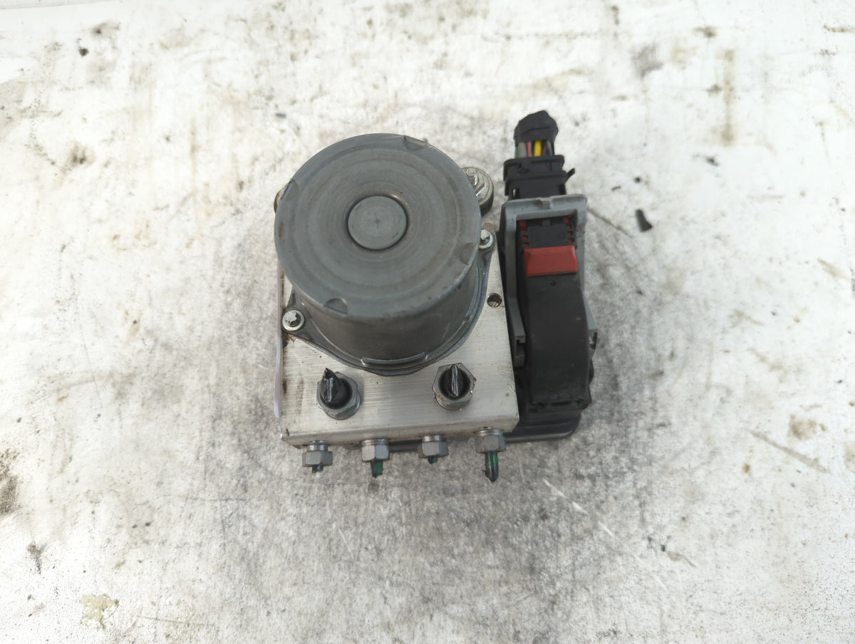 2018-2019 Jaguar F-Pace Anti-Lock Brake ABS Pump Module Actuator OEM P/N:HK83-14F417-CF Fits Fits 2018 2019 OEM Used Auto Pa