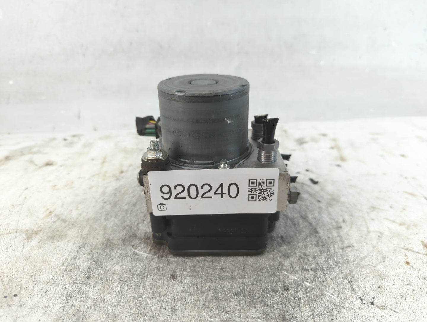 2018-2019 Jaguar F-Pace ABS Pump Control Module Replacement P/N:HK83-14F417-CF Fits Fits 2018 2019 OEM Used Auto Parts - Oem