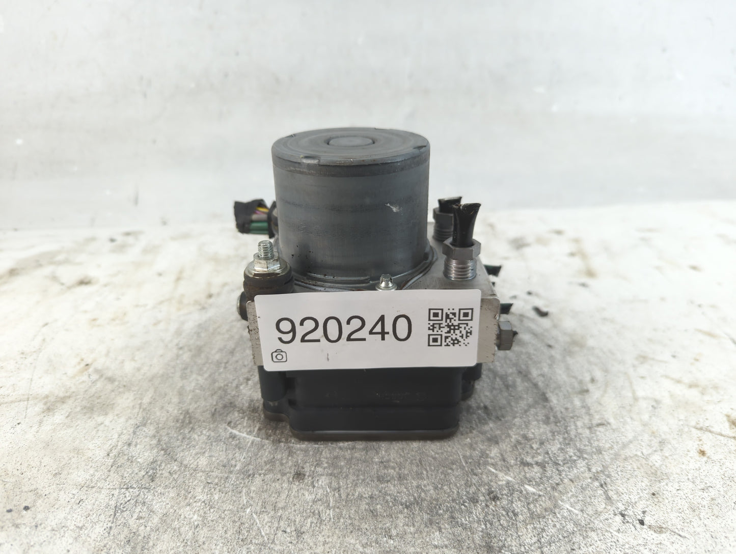 2018-2019 Jaguar F-Pace ABS Pump Control Module Replacement P/N:HK83-14F417-CF Fits Fits 2018 2019 OEM Used Auto Parts - Oem