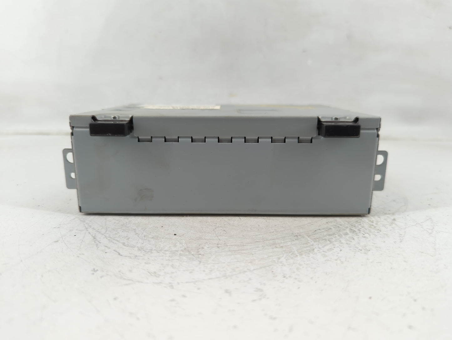 2018 Jaguar Xe Radio AM FM Cd Player Receiver Replacement P/N:HY32-18K812-DE Fits OEM Used Auto Parts - Oemusedautoparts1.co