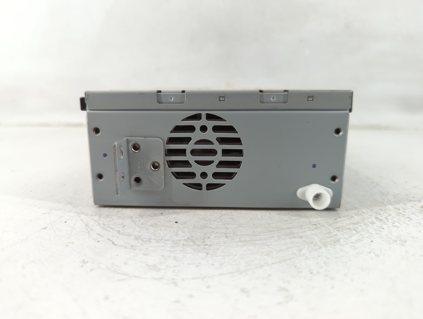 2018 Jaguar Xe Radio AM FM Cd Player Receiver Replacement P/N:HY32-18K812-DE Fits OEM Used Auto Parts - Oemusedautoparts1.co