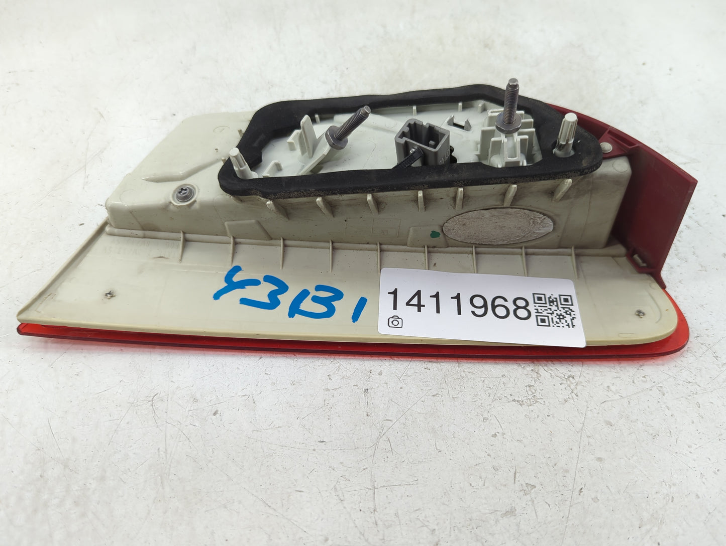 2017-2019 Jaguar Xe Tail Light Assembly Driver Left OEM Fits Fits 2017 2018 2019 OEM Used Auto Parts - Oemusedautoparts1.com