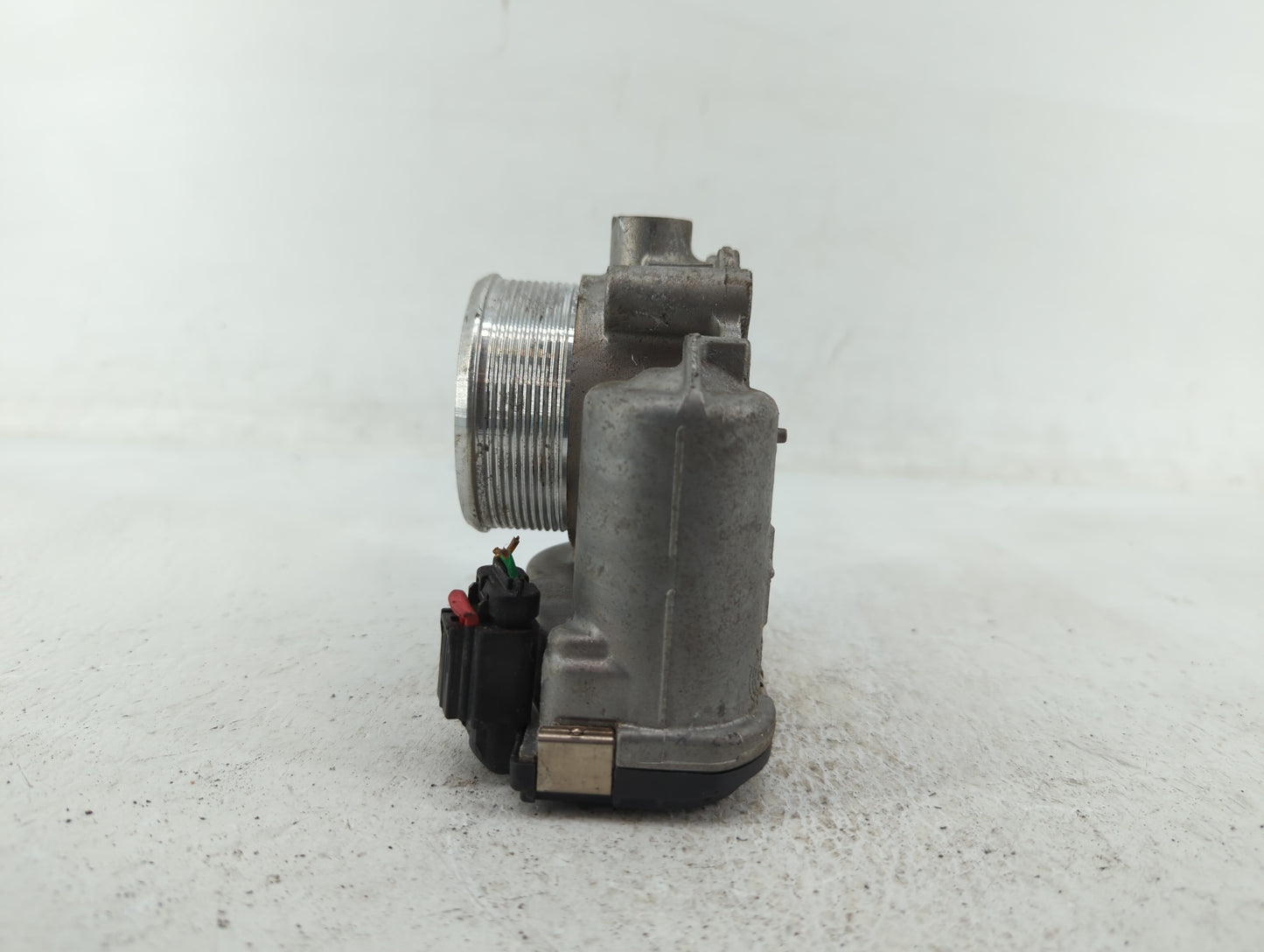 2018-2019 Jaguar Xe Throttle Body P/N:H4P3-9F991-AA Fits Fits 2018 2019 2020 OEM Used Auto Parts - Oemusedautoparts1.com