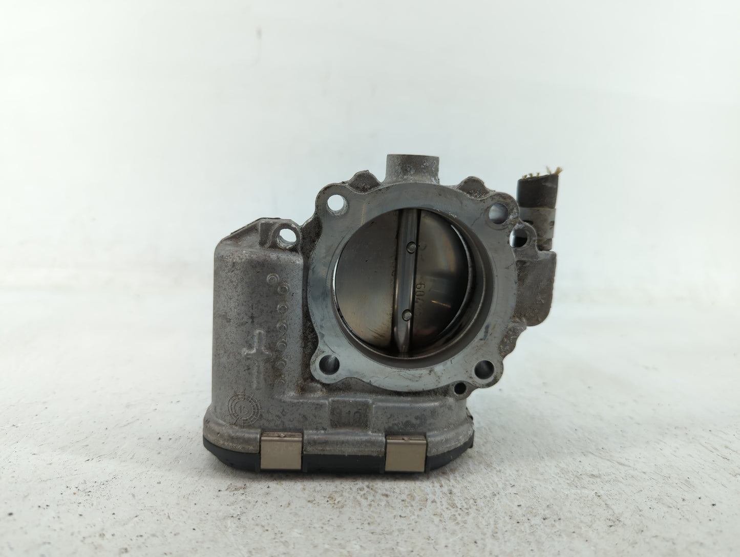 2018-2019 Jaguar Xe Throttle Body P/N:H4P3-9F991-AA Fits Fits 2018 2019 2020 OEM Used Auto Parts - Oemusedautoparts1.com