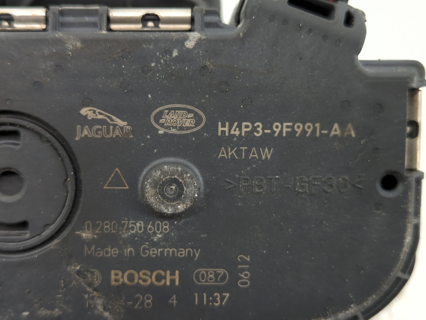 2018-2019 Jaguar Xe Throttle Body P/N:H4P3-9F991-AA Fits Fits 2018 2019 2020 OEM Used Auto Parts - Oemusedautoparts1.com