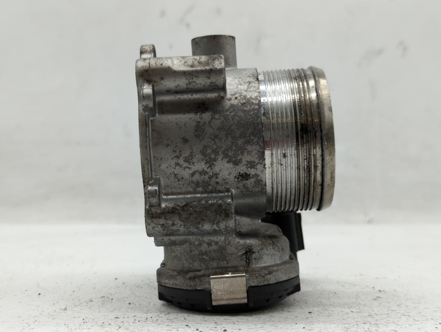 2017-2019 Jaguar Xe Throttle Body P/N:G4D3-9F991-AA Fits Fits 2017 2018 2019 OEM Used Auto Parts - Oemusedautoparts1.com