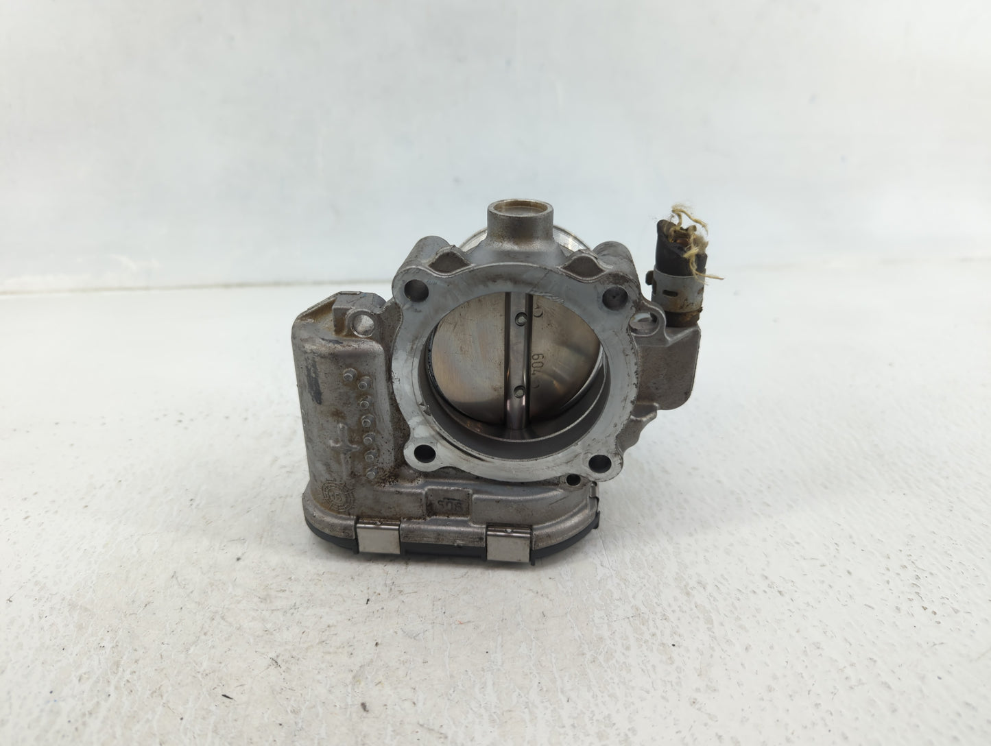 2018-2019 Jaguar Xe Throttle Body P/N:H4P3-9F991-AA Fits Fits 2018 2019 2020 OEM Used Auto Parts - Oemusedautoparts1.com