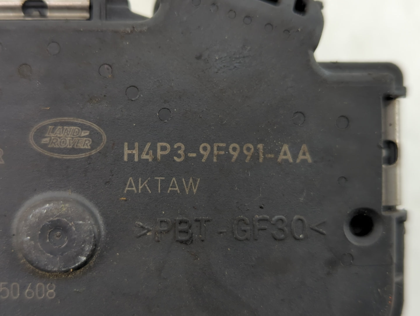2018-2019 Jaguar Xe Throttle Body P/N:H4P3-9F991-AA Fits Fits 2018 2019 2020 OEM Used Auto Parts - Oemusedautoparts1.com