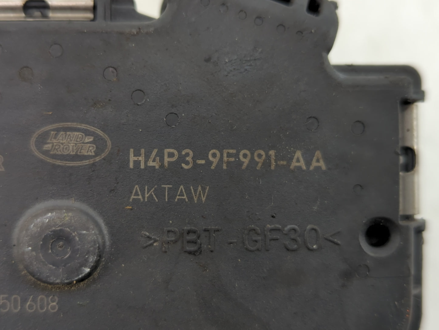 2018-2019 Jaguar Xe Throttle Body P/N:H4P3-9F991-AA Fits Fits 2018 2019 2020 OEM Used Auto Parts - Oemusedautoparts1.com
