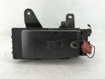 2017-2019 Jaguar Xe Fusebox Fuse Box Panel Relay Module P/N:GX73-14A076-AA Fits Fits 2017 2018 2019 OEM Used Auto Parts - Oe