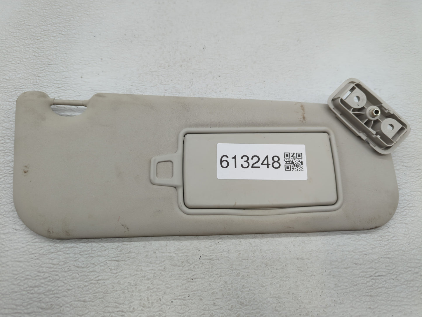 2017-2019 Jaguar Xe Sun Visor Shade Replacement Passenger Right Mirror Fits Fits 2017 2018 2019 2020 OEM Used Auto Parts - O