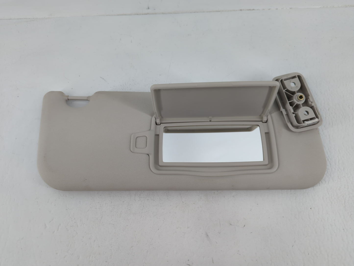 2017-2019 Jaguar Xe Sun Visor Shade Replacement Passenger Right Mirror Fits Fits 2017 2018 2019 2020 OEM Used Auto Parts - O