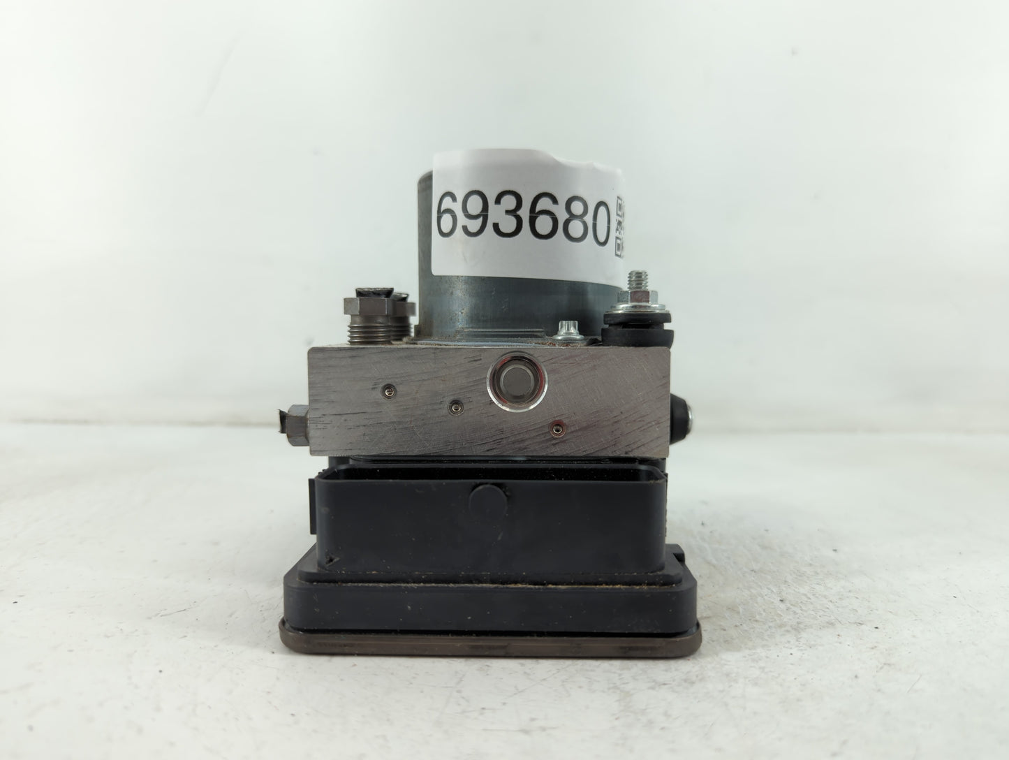 2018 Jaguar Xe ABS Pump Control Module Replacement P/N:HK83-14F447-CF Fits OEM Used Auto Parts - Oemusedautoparts1.com