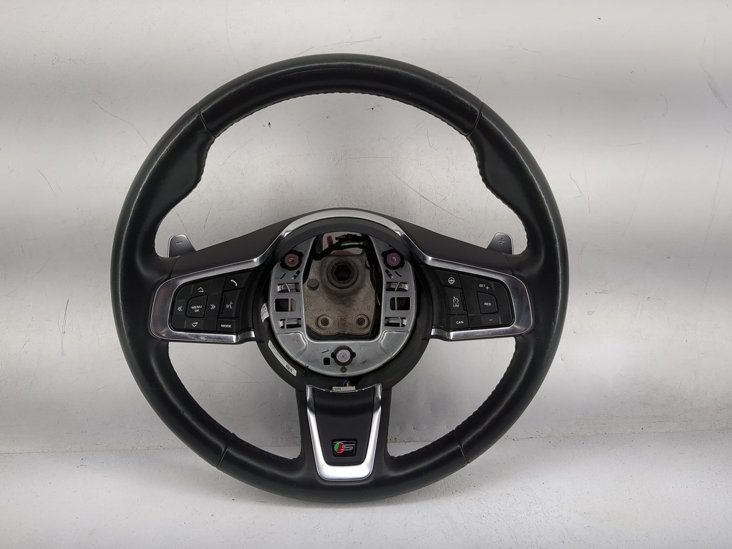 2018 Jaguar Xf Steering Wheel Oem Black - Oemusedautoparts1.com