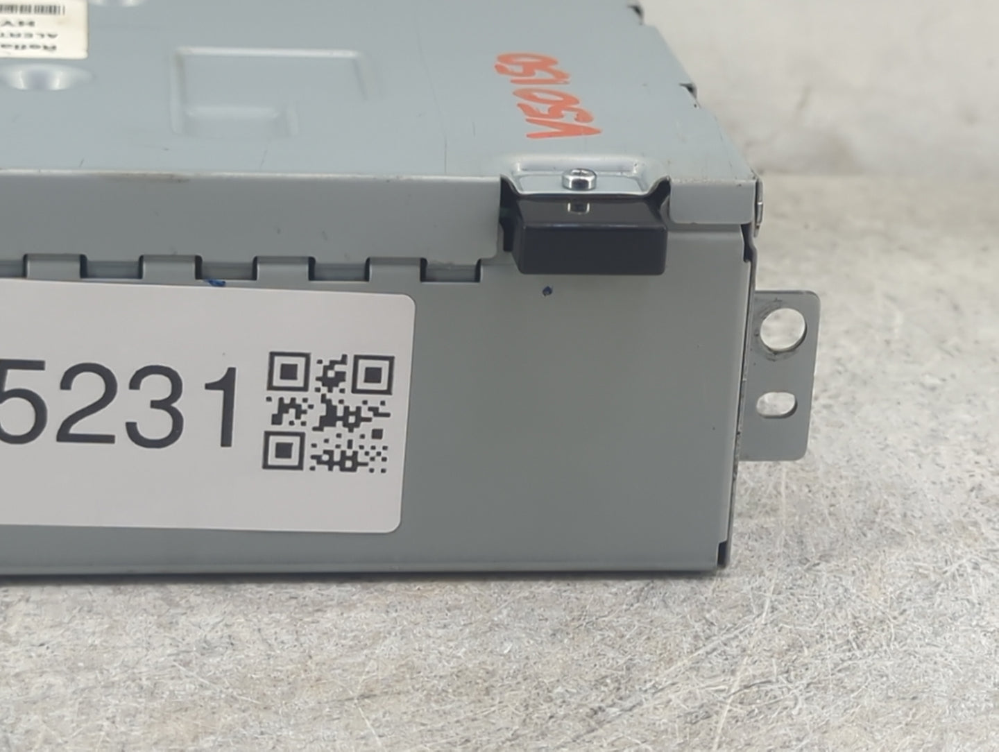 2018 Jaguar Xf Radio AM FM Cd Player Receiver Replacement P/N:HY32-18K812-DD A50170755, BE L015 Fits OEM Used Auto Parts - O