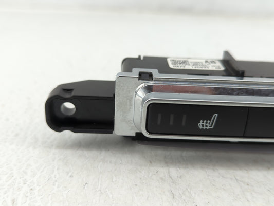 2018-2019 Jaguar Xf Climate Control Module Temperature AC/Heater Replacement P/N:GX73-14D694-AB Fits Fits 2018 2019 2020 OEM Used Auto Parts