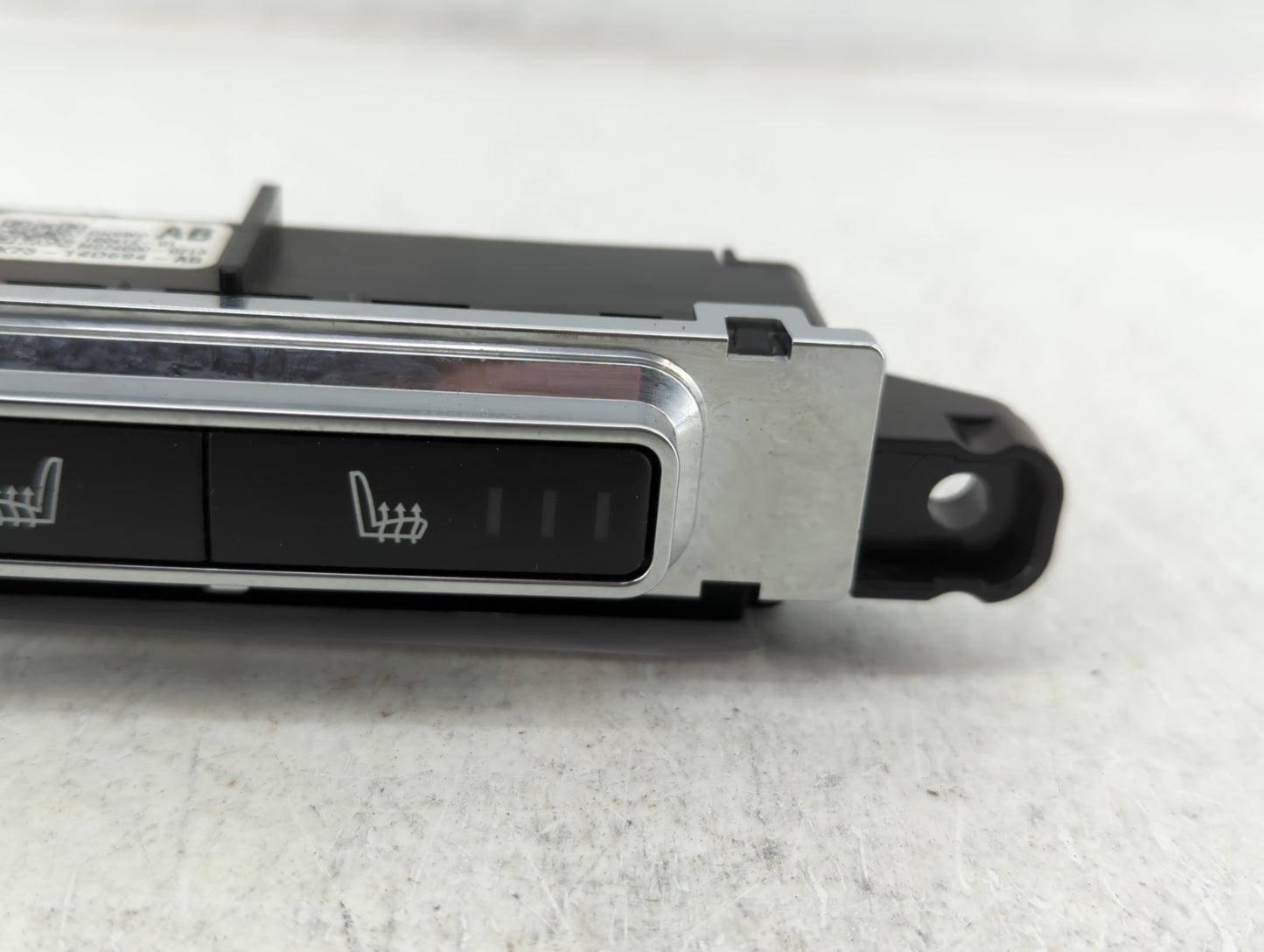 2018-2019 Jaguar Xf Climate Control Module Temperature AC/Heater Replacement P/N:GX73-14D694-AB Fits Fits 2018 2019 2020 OEM