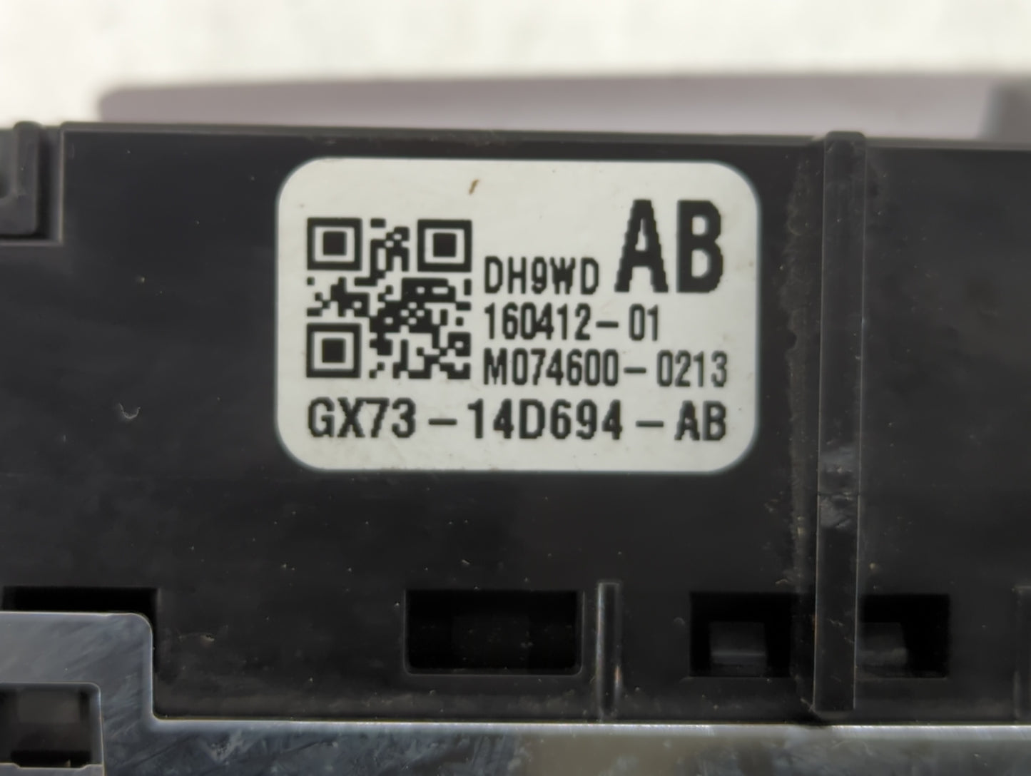 2018-2019 Jaguar Xf Climate Control Module Temperature AC/Heater Replacement P/N:GX73-14D694-AB Fits Fits 2018 2019 2020 OEM