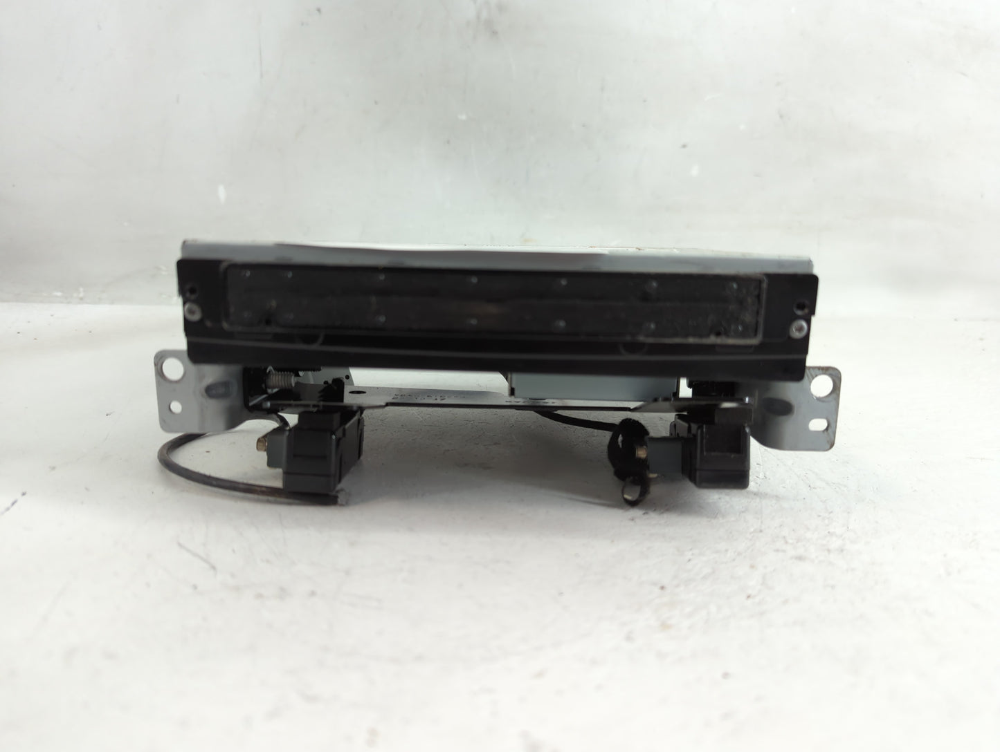2018-2019 Jaguar Xj Radio AM FM Cd Player Receiver Replacement P/N:E10R-04 7245 Fits Fits 2018 2019 OEM Used Auto Parts - Oe
