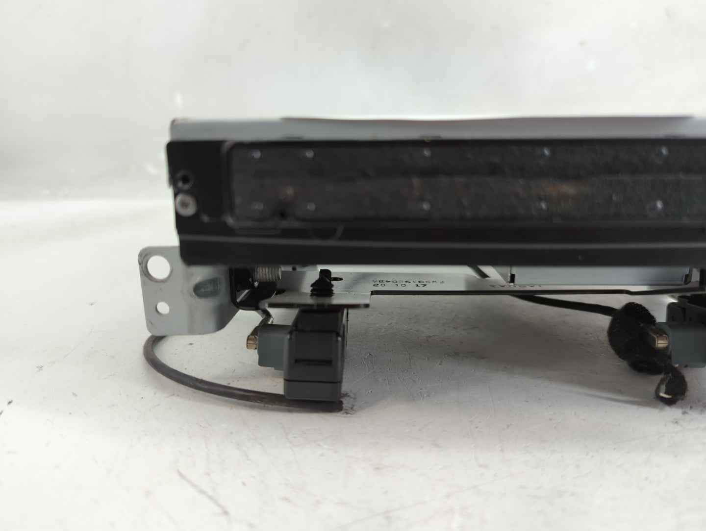 2018-2019 Jaguar Xj Radio AM FM Cd Player Receiver Replacement P/N:E10R-04 7245 Fits Fits 2018 2019 OEM Used Auto Parts - Oe