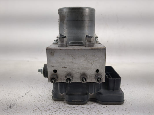 2018-2019 Jaguar Xj ABS Pump Control Module Replacement P/N:JW93-14F447-AB Fits Fits 2018 2019 OEM Used Auto Parts - Oemused