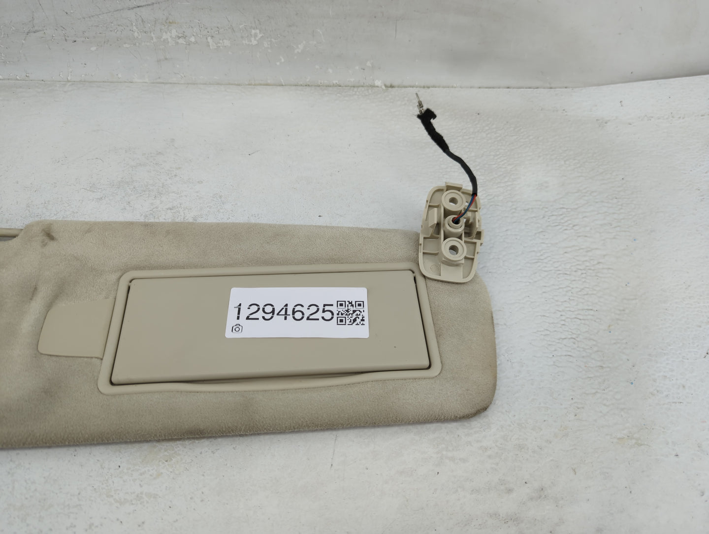 2014-2019 Jaguar Xj Sun Visor Shade Replacement Passenger Right Mirror Fits Fits 2014 2015 2016 2017 2018 2019 OEM Used Auto
