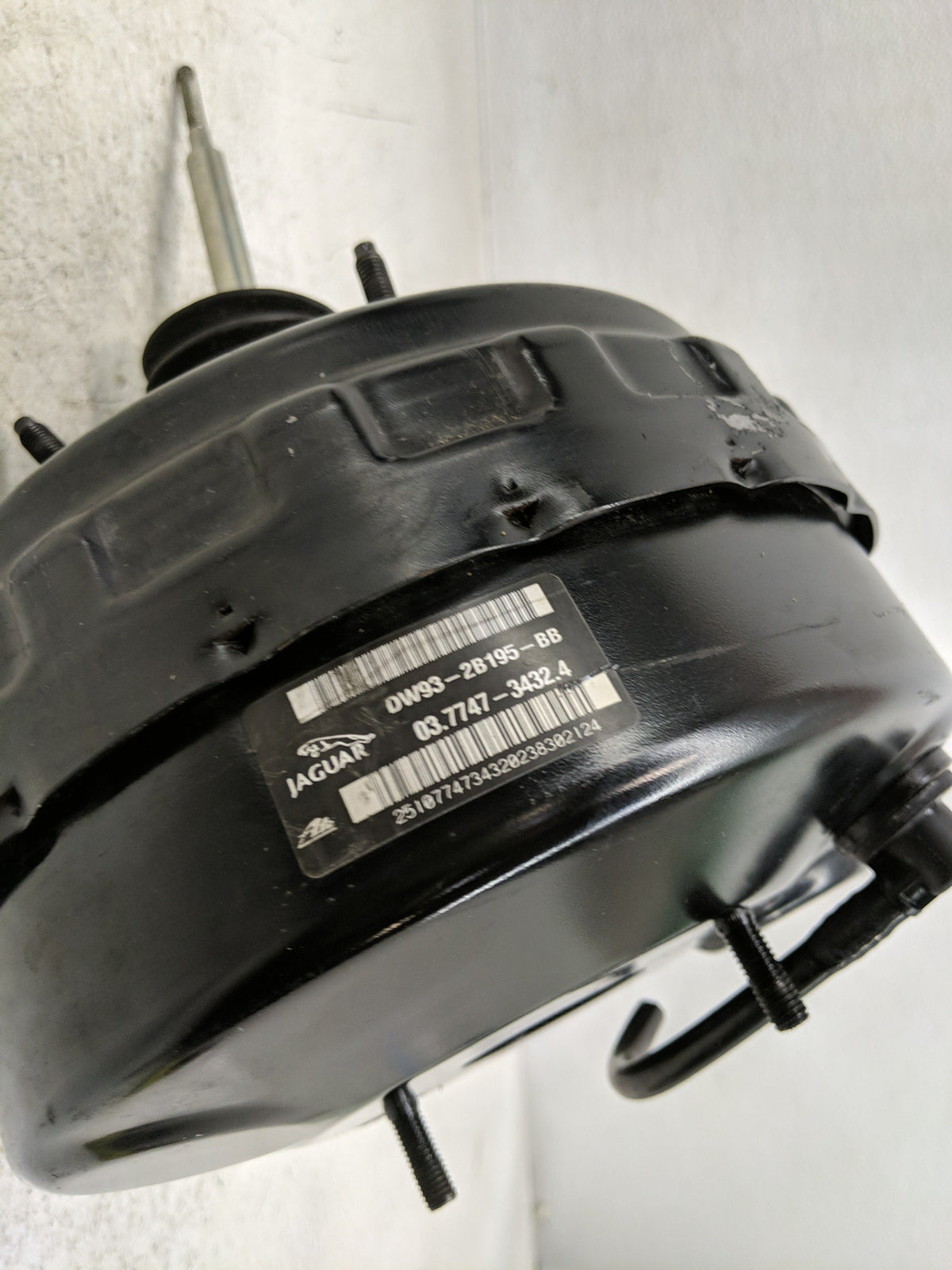 2013-2019 Jaguar Xj Power Brake Booster Oem 1299519 - Oemusedautoparts1.com
