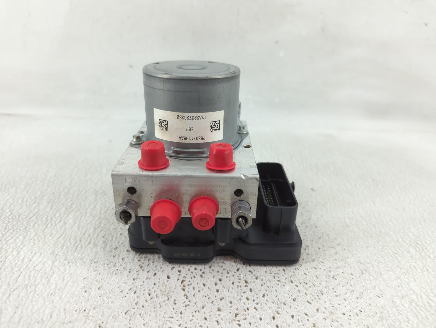 2017 Jeep Cherokee ABS Pump Control Module Replacement P/N:P68371198AA Fits OEM Used Auto Parts - Oemusedautoparts1.com