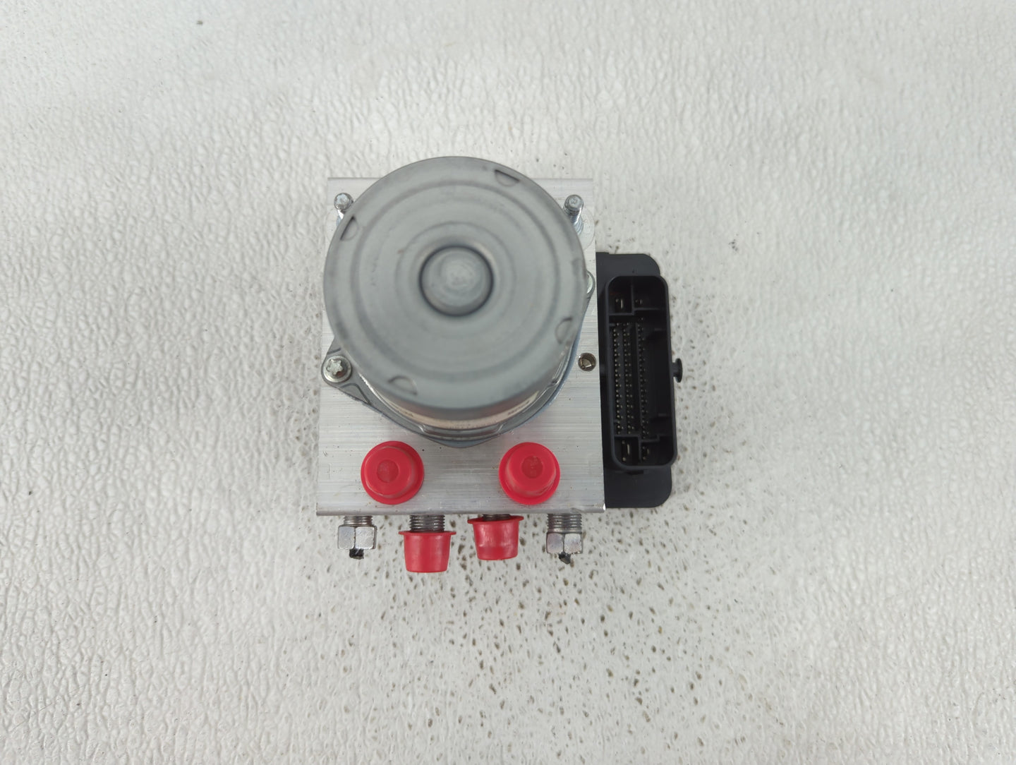 2017 Jeep Cherokee ABS Pump Control Module Replacement P/N:P68371198AA Fits OEM Used Auto Parts - Oemusedautoparts1.com