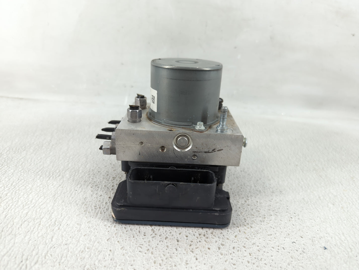 2017 Jeep Cherokee ABS Pump Control Module Replacement P/N:P68371198AA Fits OEM Used Auto Parts - Oemusedautoparts1.com