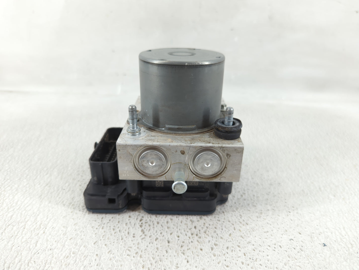2017 Jeep Cherokee ABS Pump Control Module Replacement P/N:P68371198AA Fits OEM Used Auto Parts - Oemusedautoparts1.com