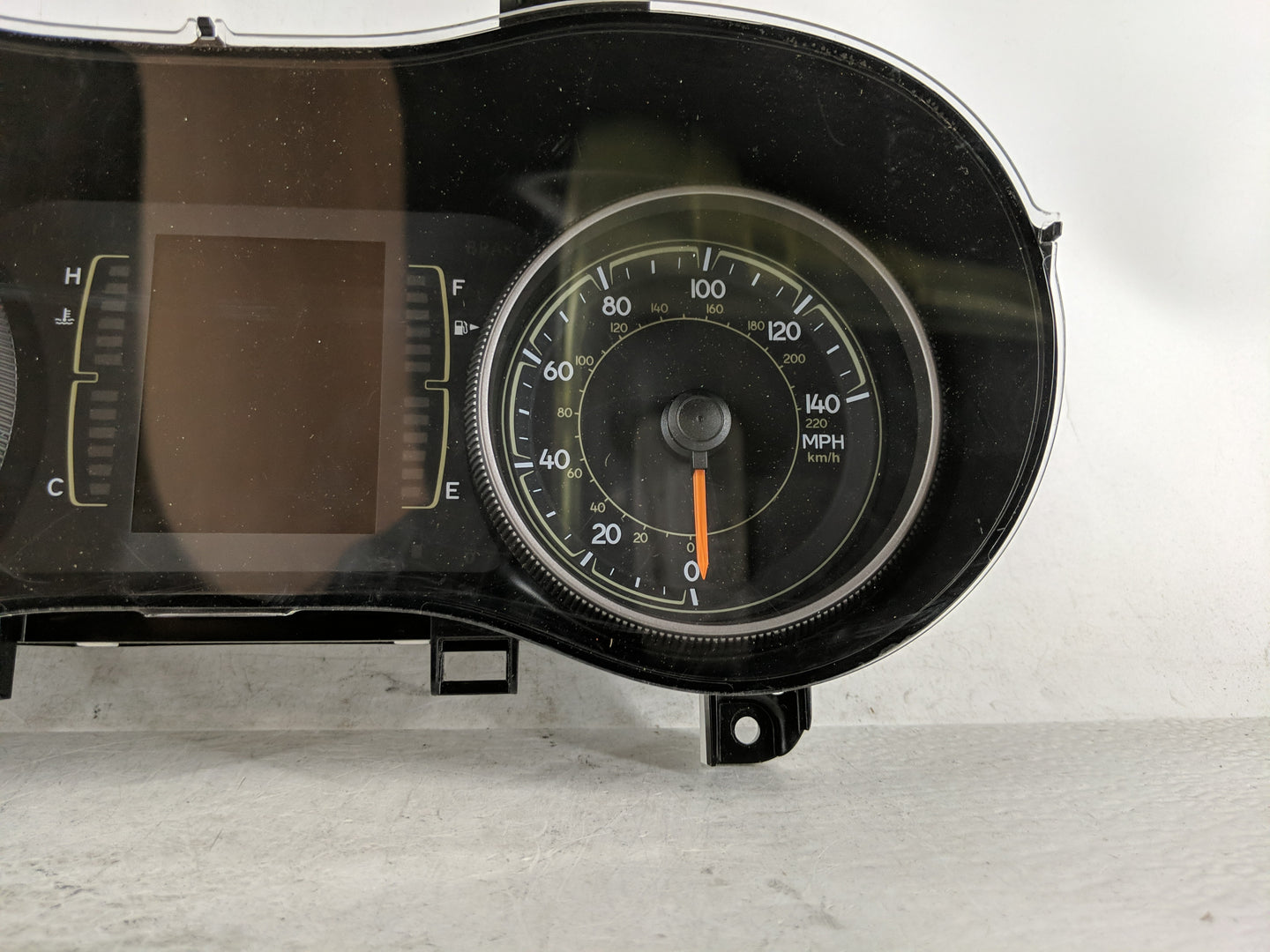 2017-2018 Jeep Cherokee Instrument Cluster Speedometer Gauges P/N:P68309018AD Fits Fits 2017 2018 OEM Used Auto Parts - Oemu