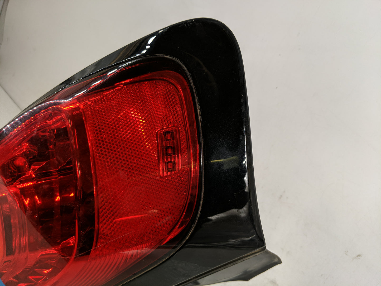 2014-2018 Jeep Cherokee Tail Light Assembly Driver Left OEM P/N:68102907AF Fits Fits 2014 2015 2016 2017 2018 OEM Used Auto 