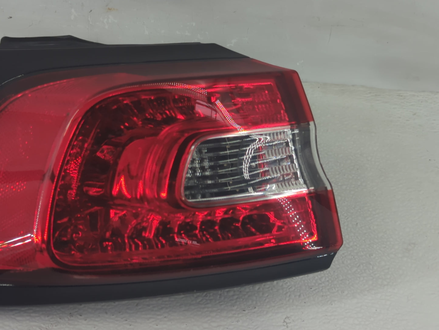 2014-2018 Jeep Cherokee Tail Light Assembly Driver Left OEM Fits Fits 2014 2015 2016 2017 2018 OEM Used Auto Parts - Oemused