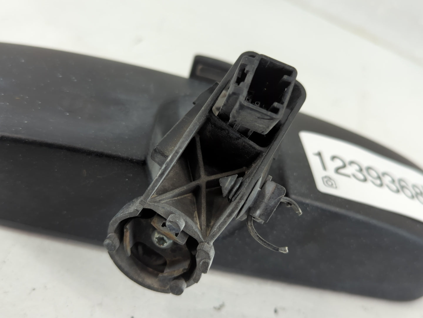 2018 Jeep Cherokee Interior Rear View Mirror Replacement OEM P/N:E11028018 Fits OEM Used Auto Parts - Oemusedautoparts1.com