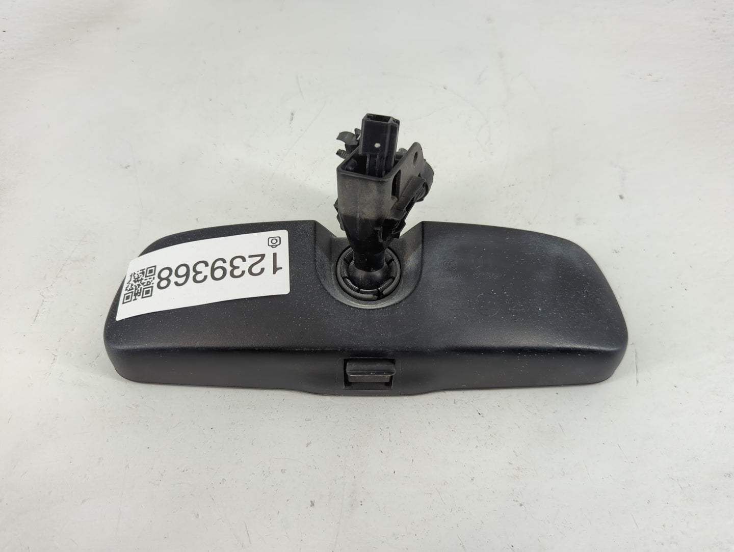 2018 Jeep Cherokee Interior Rear View Mirror Replacement OEM P/N:E11028018 Fits OEM Used Auto Parts - Oemusedautoparts1.com