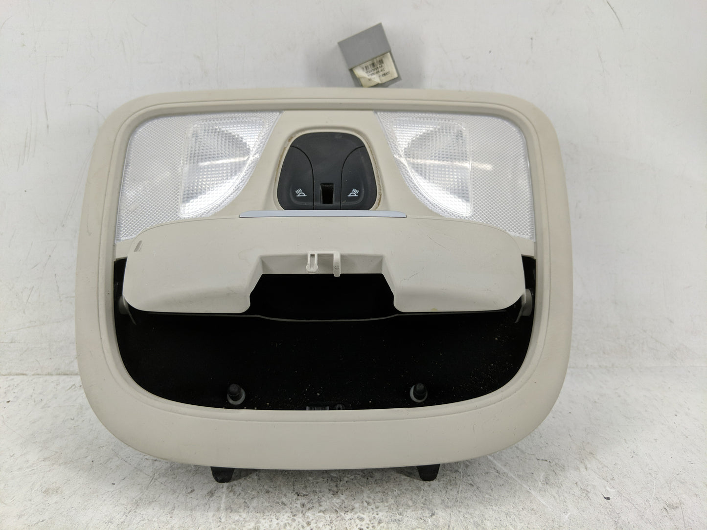 2018 Jeep Cherokee Overhead Roof Console - Oemusedautoparts1.com