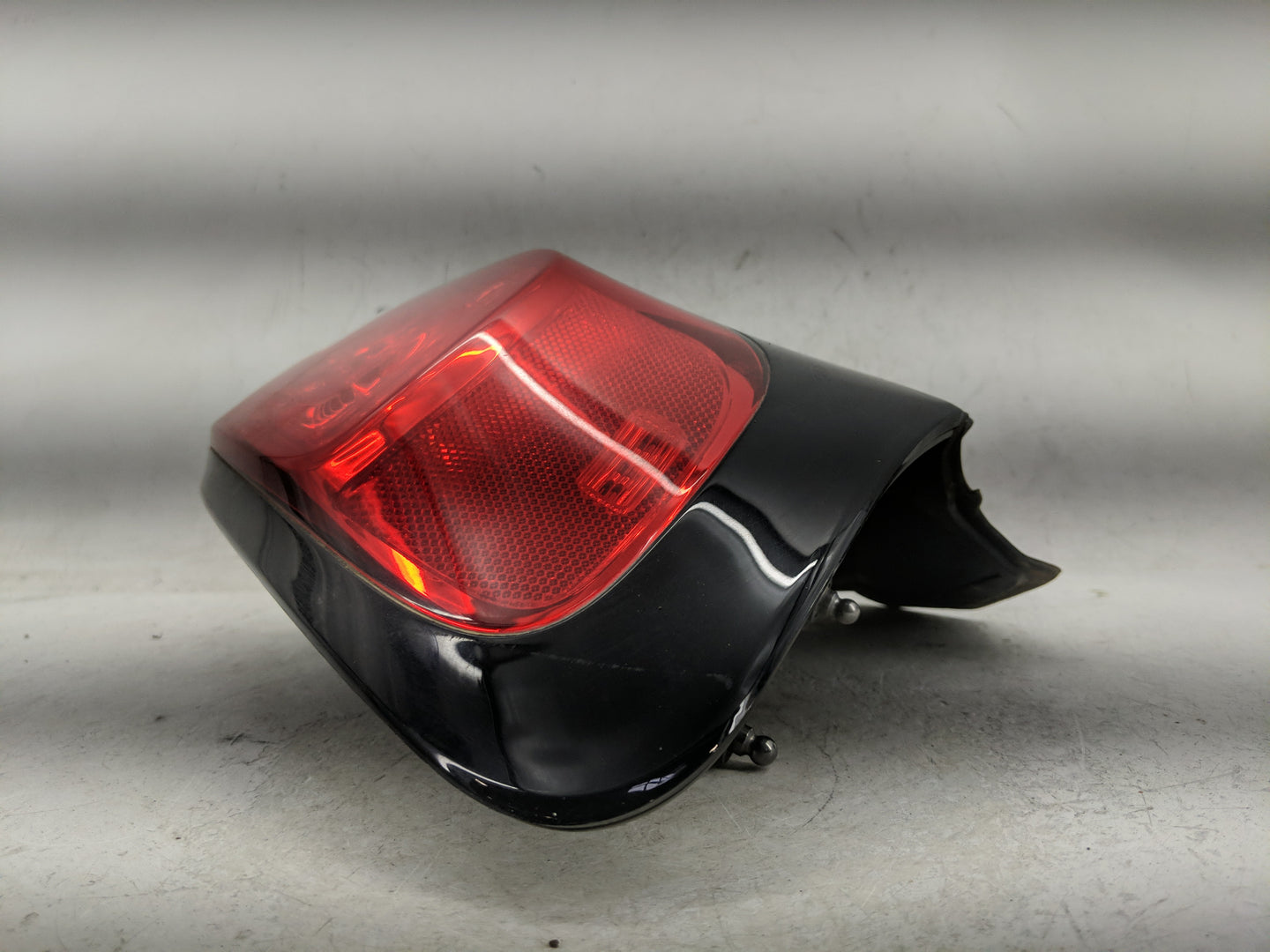 2014-2018 Jeep Cherokee Tail Light Assembly Passenger Right OEM P/N:68102906AF Fits Fits 2014 2015 2016 2017 2018 OEM Used A