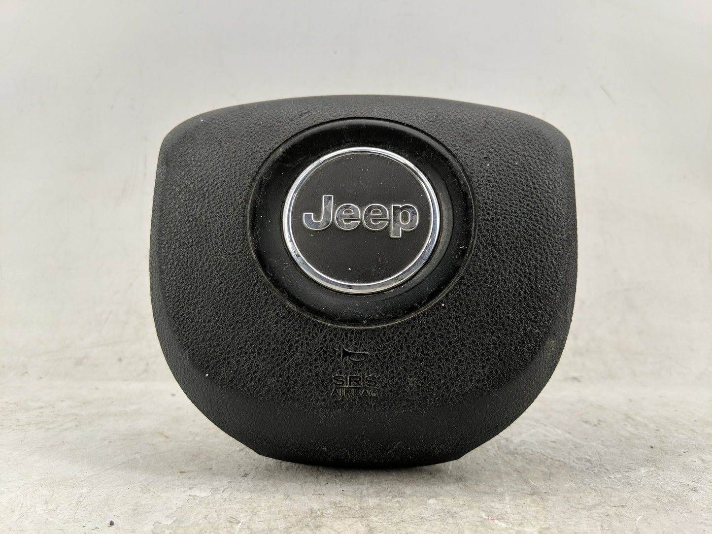 2014-2018 Jeep Cherokee Air Bag Driver Left Steering Wheel Mounted - Oemusedautoparts1.com
