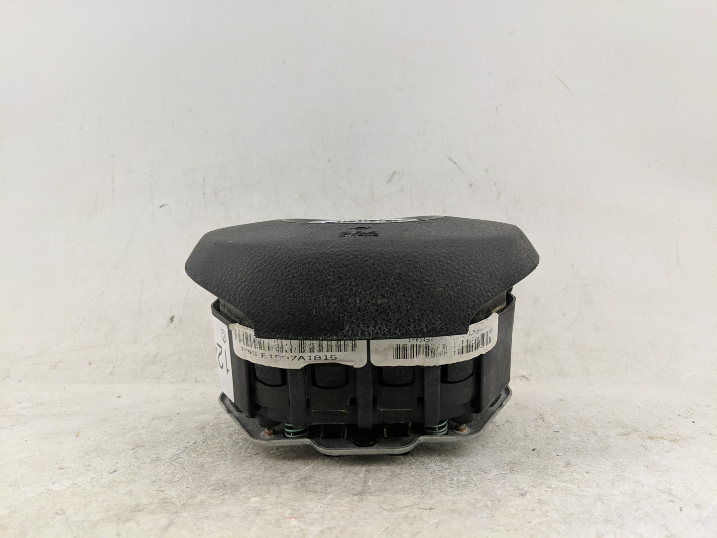 2014-2018 Jeep Cherokee Air Bag Driver Left Steering Wheel Mounted - Oemusedautoparts1.com