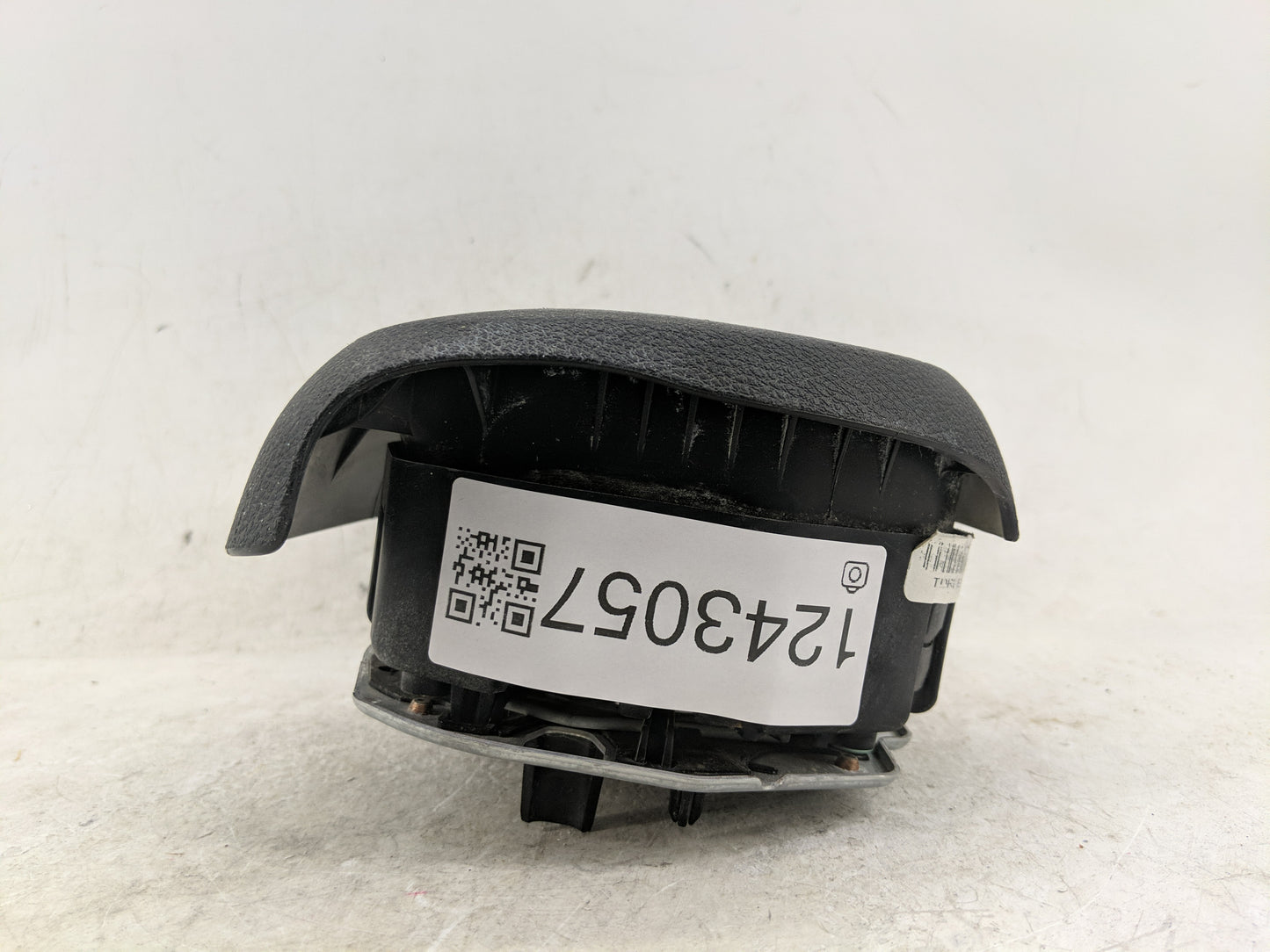 2014-2018 Jeep Cherokee Air Bag Driver Left Steering Wheel Mounted - Oemusedautoparts1.com