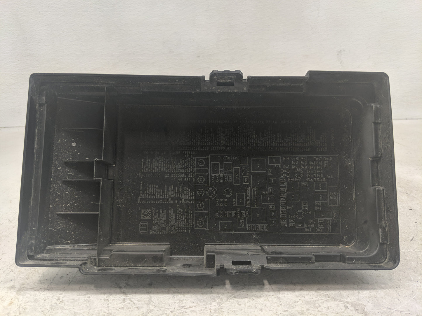 2018 Jeep Cherokee Fusebox Fuse Box Panel Relay Module Fits OEM Used Auto Parts - Oemusedautoparts1.com