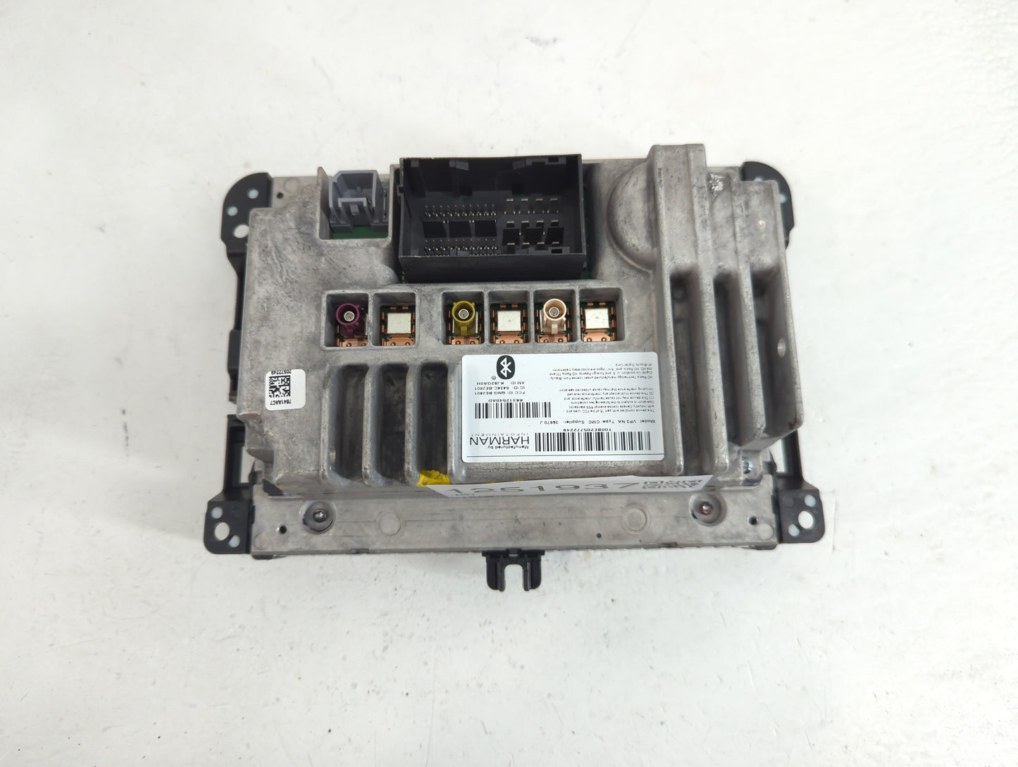 2018-2019 Jeep Cherokee Radio AM FM Cd Player Receiver Replacement Fits Fits 2018 2019 OEM Used Auto Parts - Oemusedautopart